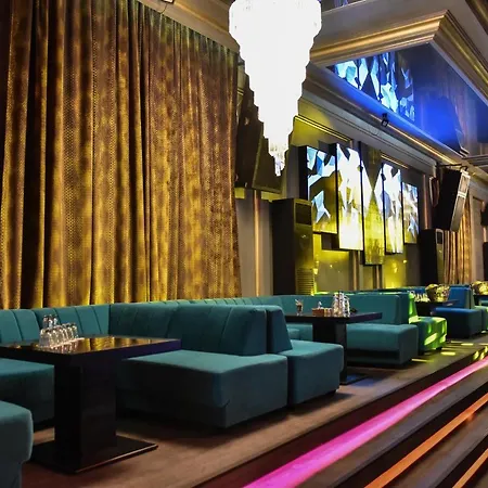 圣彼特堡公园酒店 4*